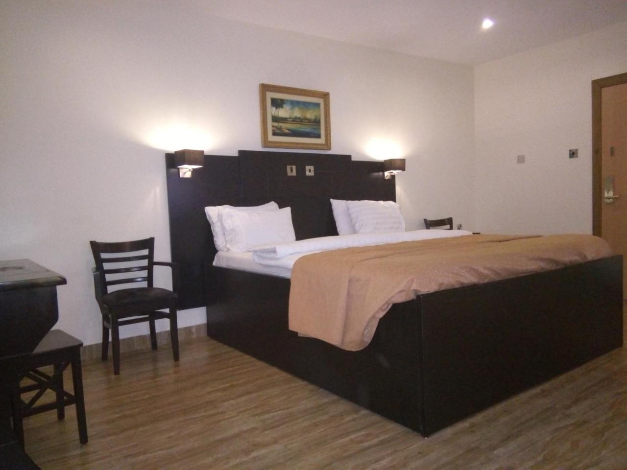 Eden Crest Hotel & Resort Энугу Экстерьер фото